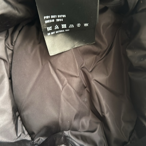 Prada Puffer hat - Picture 4 of 5